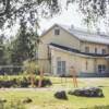 Kuvassa seurakunnan leirikeskus kesällä